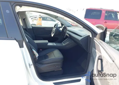 2026 Tesla Model Y Long Range Dual Motor All-Wheel Drive from USA, damaged, VIN 7SAYGDED4TF374833